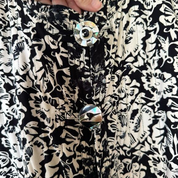 Frivolous by La Blend Black and White Funky Batik Print Reversible Vest L - Picture 3 of 10